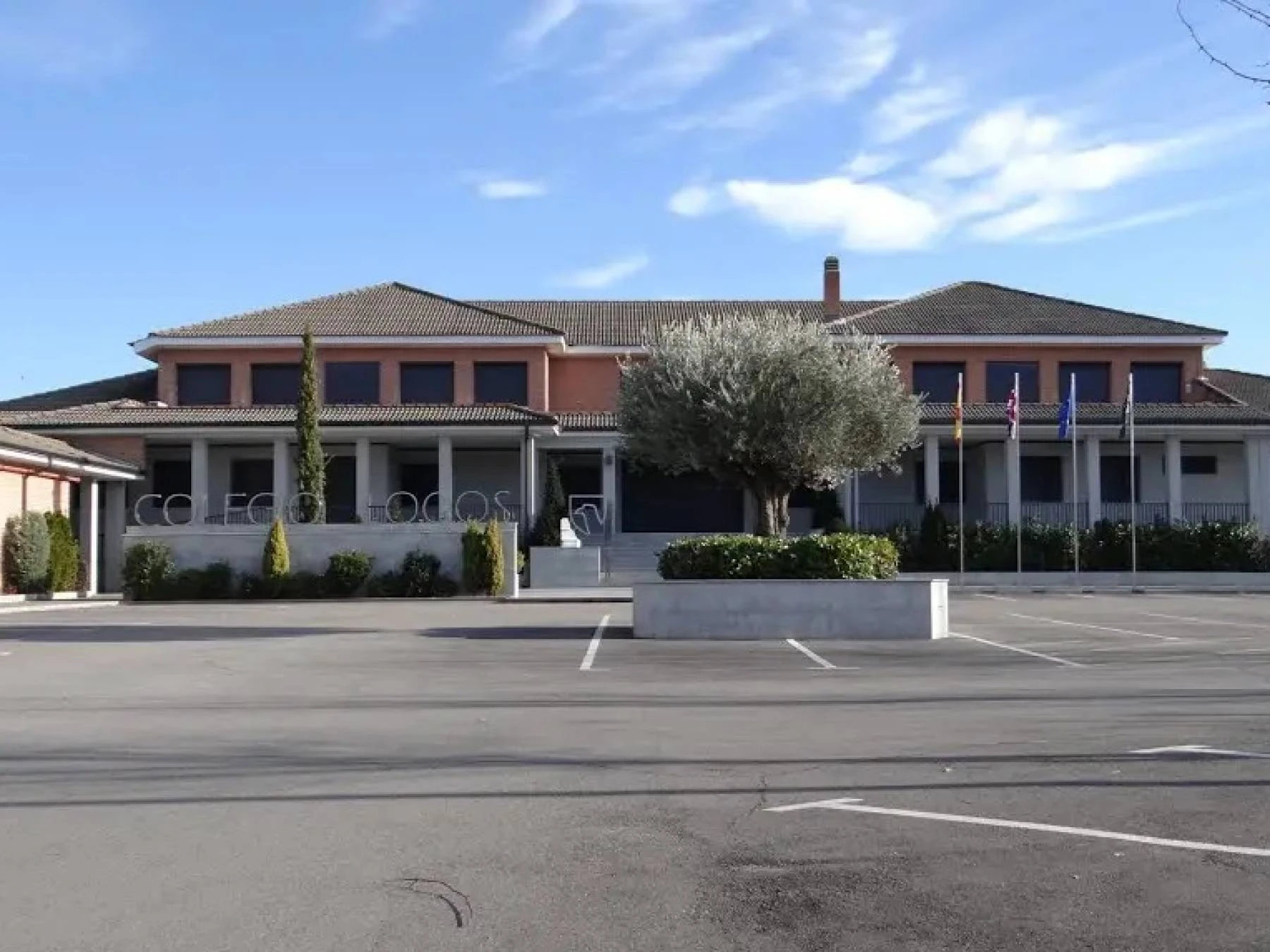 LOGOS INTERNATIONAL SCHOOL - Colegios