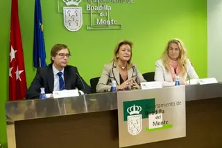 El Alcalde y la directora general de la Mujer presentan el Protocolo de la Mesa Local contra la Violencia de Género