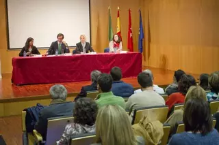 Las asociaciones de Boadilla debaten en la Mesa de Experiencias de la Discapacidad