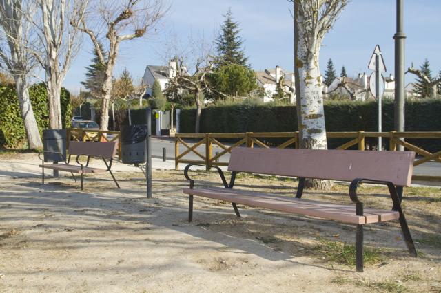 El Ayuntamiento acomete numerosas mejoras en mobiliario urbano, parques, jardines y zonas verdes