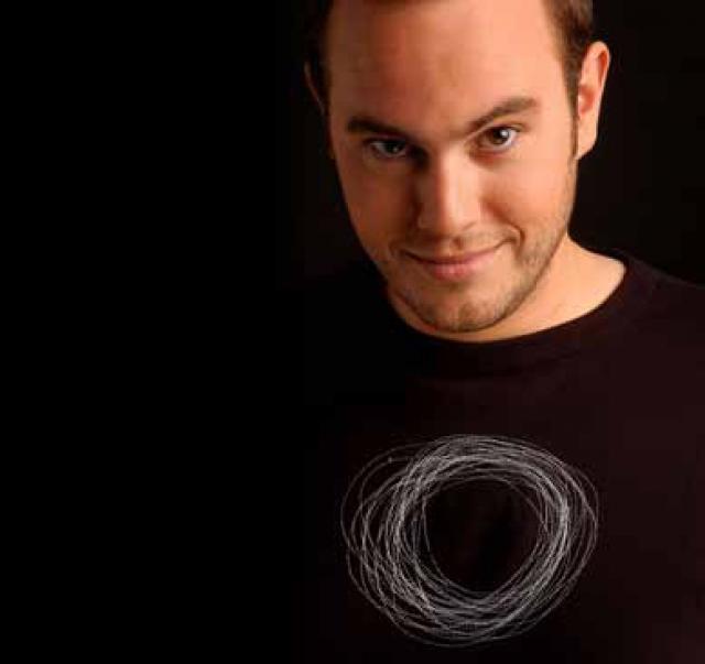 
                                                    Actuación benéfica "Todo por Aaron", con el mago Jorge Blass