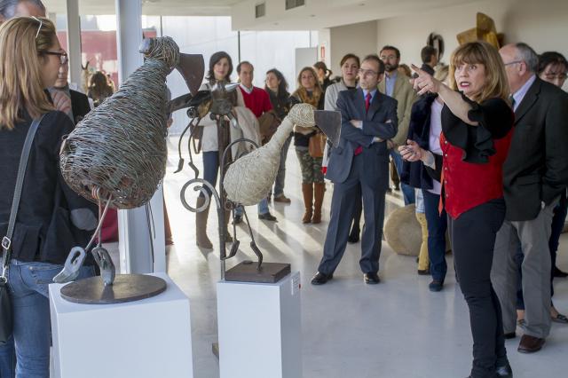 La escultora Marta Santos expone en el Auditorio Municipal de Boadilla