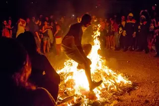 Boadilla celebra la noche de San Juan con fuego, baile y música celta