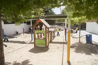 Obras de remodelación en la zona infantil del CEIP Príncipe D. Felipe