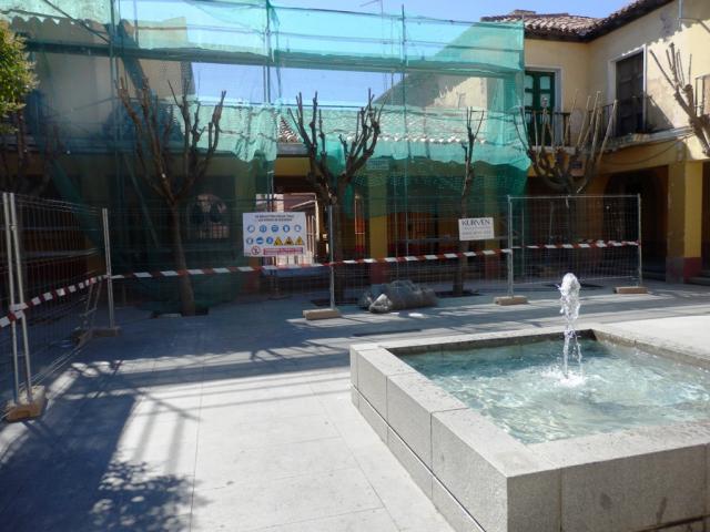 
                                                    Obras de restauración y mejora en la Plaza de la Villa