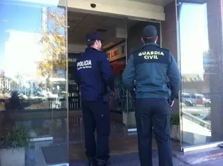 La Policía Local colabora con la Guardia Civil en la detención de tres jóvenes por robos en el interior de vehículos