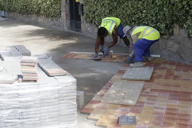 Las obras del nuevo acerado de la Avenida del Monte Olivar finalizarán en octubre