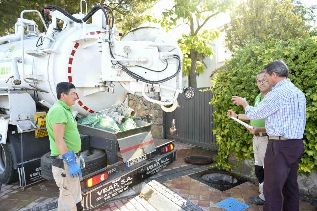 Limpieza integral del alcantarillado de la urbanización Olivar de Mirabal