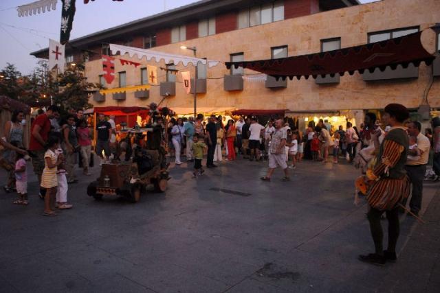 Boadilla viaja en el tiempo con su tradicional Mercado Medieval
