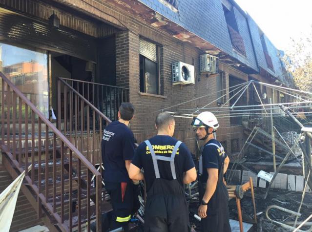 Un hombre resulta herido en un incendio en la Calle Santillana del Mar