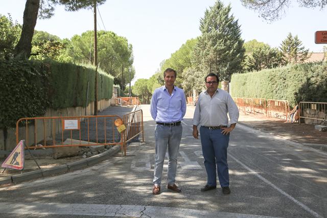 Obras de renovación del acerado y las canalizaciones de la urbanización Pino Centinela