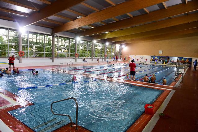 La Piscina Municipal de Boadilla dispone aún de hasta 300 plazas libres para diversas actividades