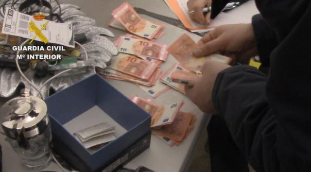 
                                                    La Guardia Civil detiene a un grupo de “aluniceros” especializados en robos a entidades bancarias y administraciones de lotería