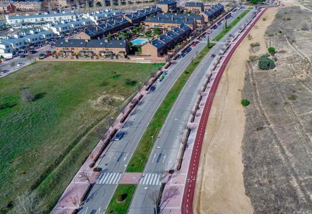 Boadilla cuenta ya con más de 20 kilómetros de carril bici y sendas peatonales 

