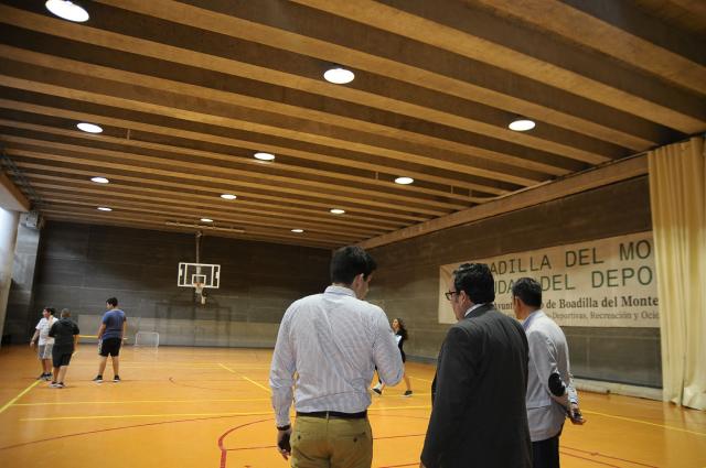 El Ayuntamiento renueva la iluminación de las instalaciones deportivas municipales