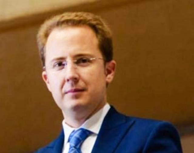 
                                                    VOX Boadilla propone la presentación de la Titularidad Real en los procesos de contratación públicos