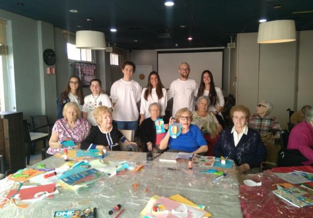 La Fundación TALENTO-MCR hace llegar sus mensajes de ánimo a los ancianos de las residencias de Boadilla 