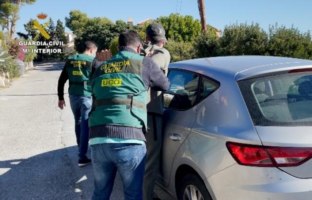 Cinco aluniceros detenidos acusados de una treintena de robos