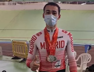 El boadillano Jaime Andrés, ciclista paralímpico, busca el apoyo vecinal para optar a una beca deportiva