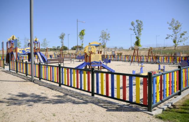 
                                                    La zona de Valenoso estrena un nuevo parque