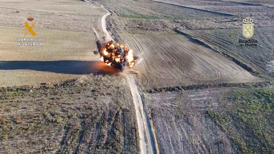 Unos operarios descubren una bomba de aviación con una carga explosiva de 16kg en una parcela de Boadilla del Monte