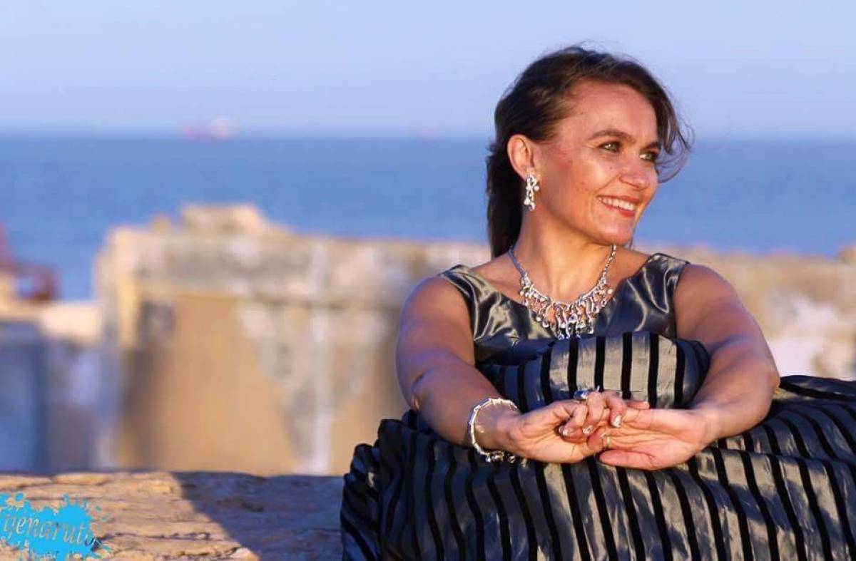 
                                                    El Auditorio de Boadilla acoge este domingo el inicio de la gira benéfica de la soprano ucraniana Elvira Polyenova