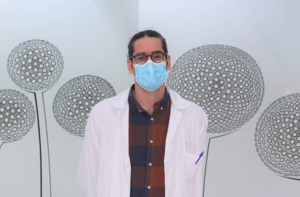 
                                                    Un adjunto del Servicio de Medicina Interna del Hospital Puerta de Hierro, elegido como el mejor médico internista joven de España