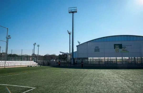 El Ayuntamiento cambia a tecnología LED el alumbrado del Complejo Deportivo Ángel Nieto