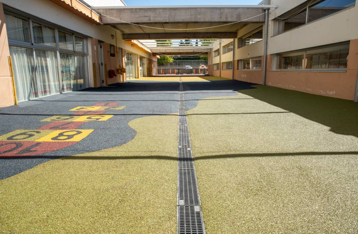 
                                                    Boadilla moderniza las áreas infantiles escolares: más de 100.000 euros invertidos