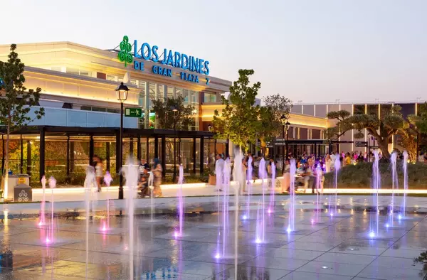 En imágenes 'Los Jardines de Gran Plaza 2': así es la nueva zona de ocio y restauración del centro comercial