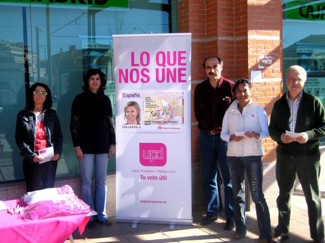
                                                    UPyD recoge firmas para presentarse a las elecciones europeas