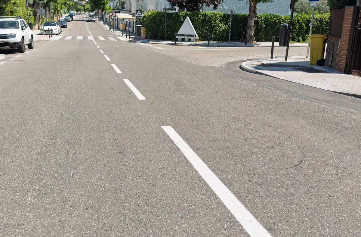 El Ayuntamiento de Boadilla realiza la campaña anual de renovación de pintura vial