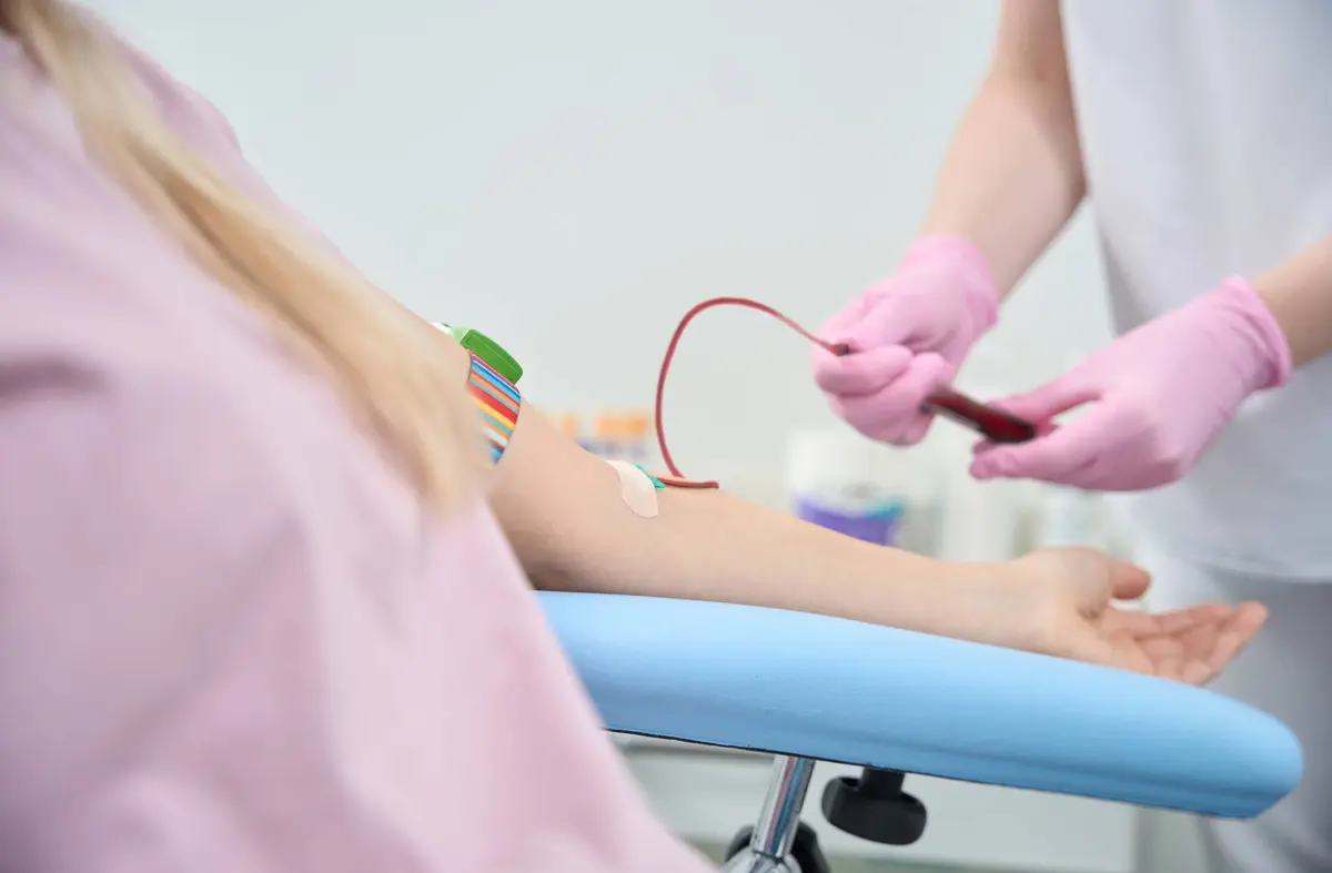 El Hospital Puerta de Hierro se suma al 'Tour Plasma' para impulsar la donación de este componente sanguíneo