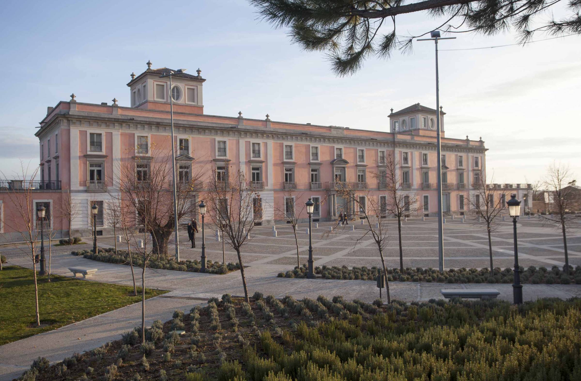 
                                                    El Palacio de Boadilla del Monte recupera las esculturas del Infante Don Luis