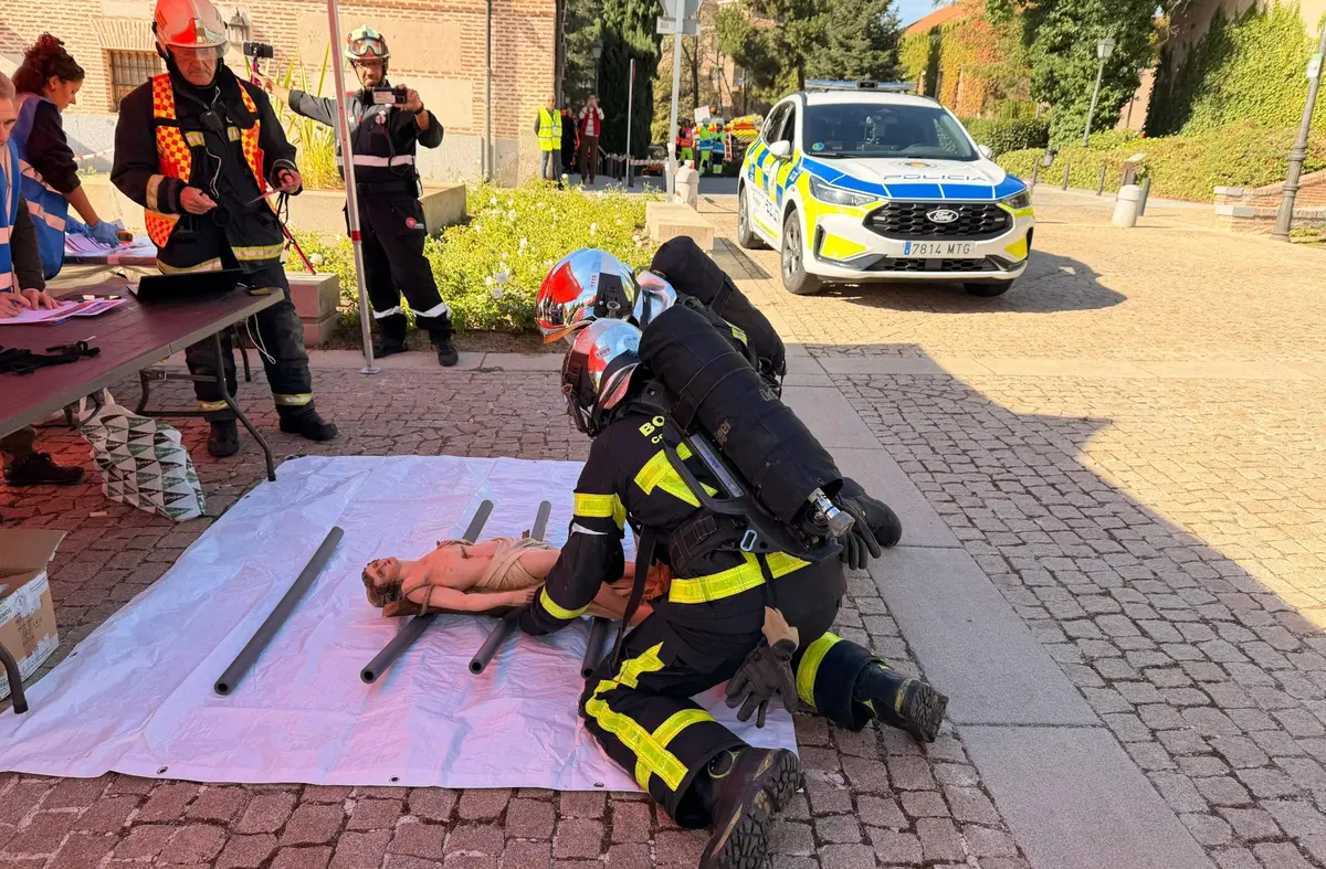 Gran operativo de emergencias en un simulacro de incendio en la iglesia del convento de Boadilla 