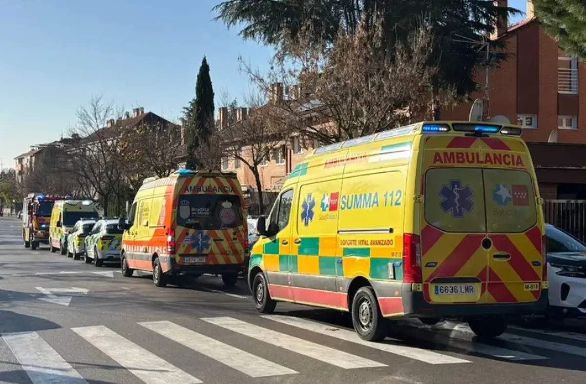 Un hombre grave tras precipitarse desde un tercer piso en Boadilla del Monte