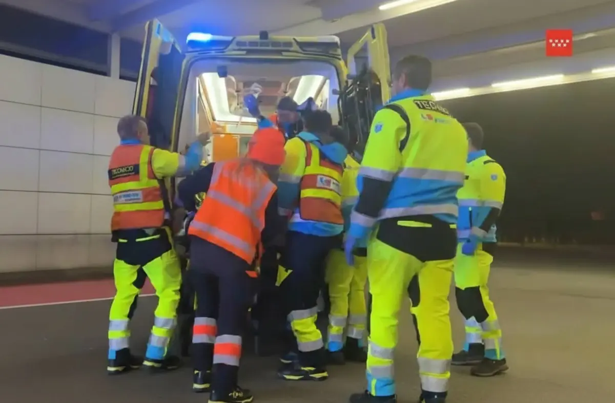 Herido grave un hombre de 70 años tras caer 6 metros desde la terraza de su vivienda en Boadilla 