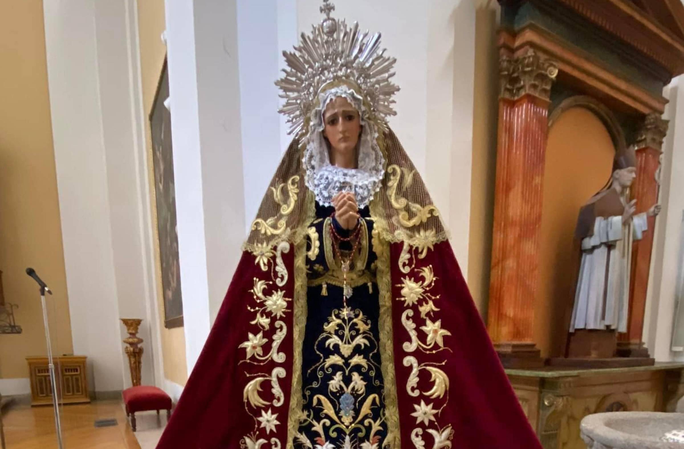 
                                                    La Procesión de la Virgen de la Soledad recorrerá las calles del casco de Boadilla el viernes