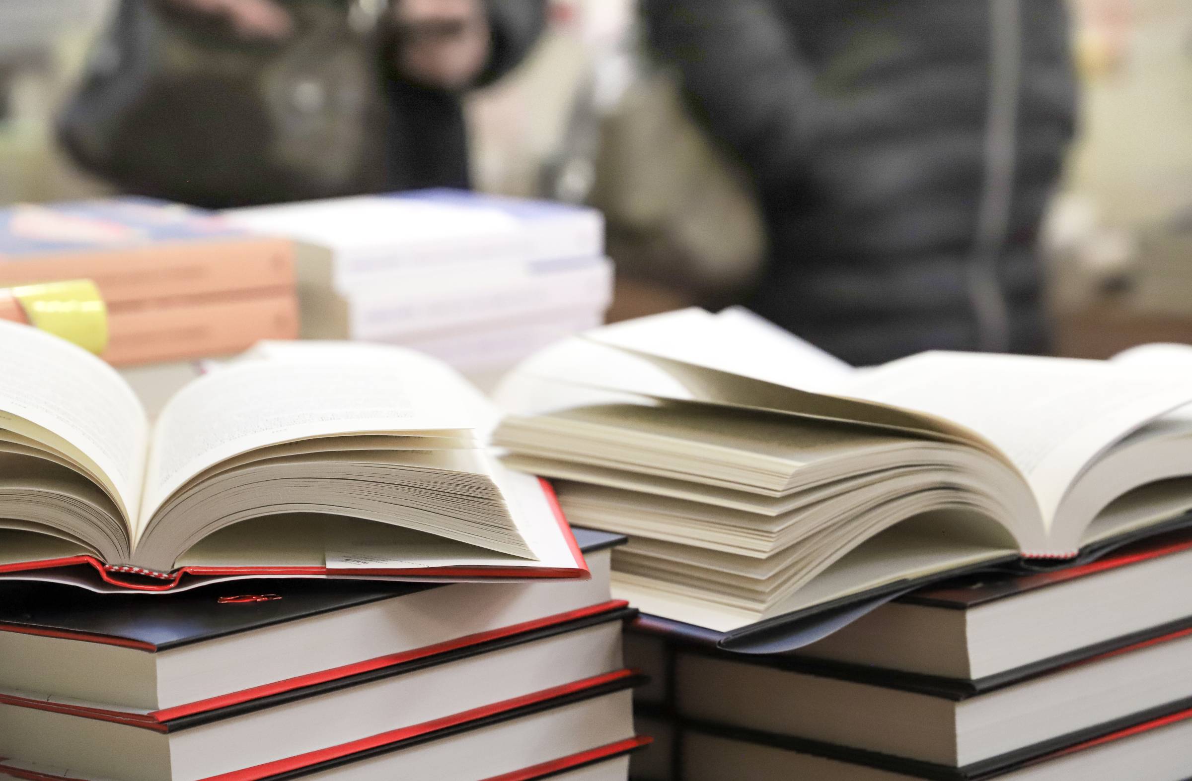 Feria del Libro de Boadilla 2026: 34 casetas, una estación espacial, talleres infantiles y firmas de autores el 9 y 10 de mayo