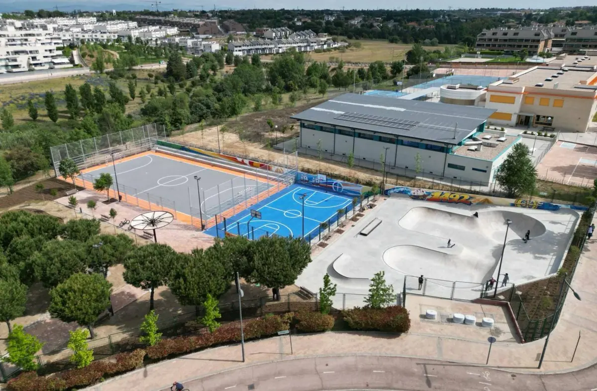     Boadilla inaugura la nueva zona deportiva '1492', que incluye el segundo skatepark de la localidad
