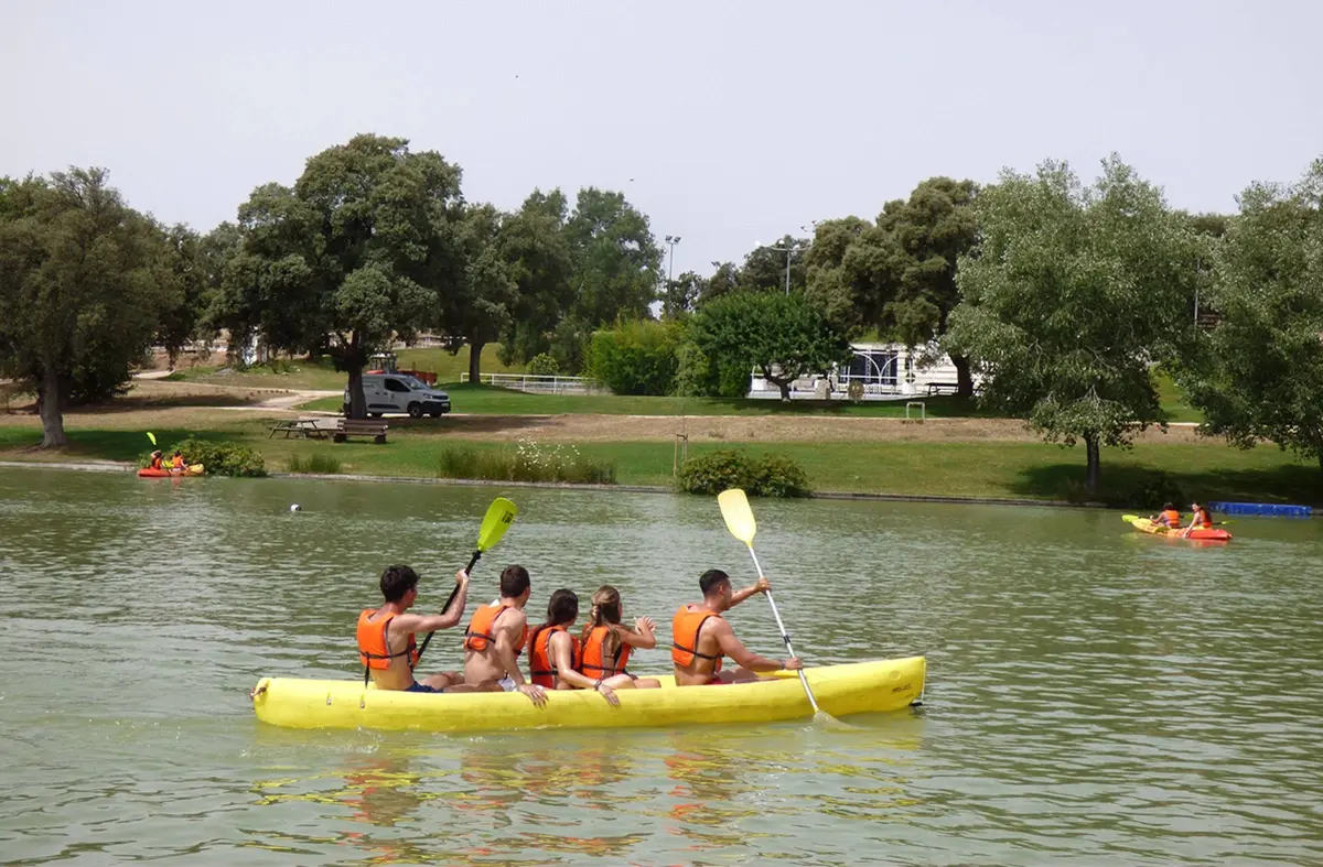 
                                Club Las Encinas presenta sus campamentos de verano 2026 en Boadilla: opciones multiaventura urbanas y con pernocta para todas las edades