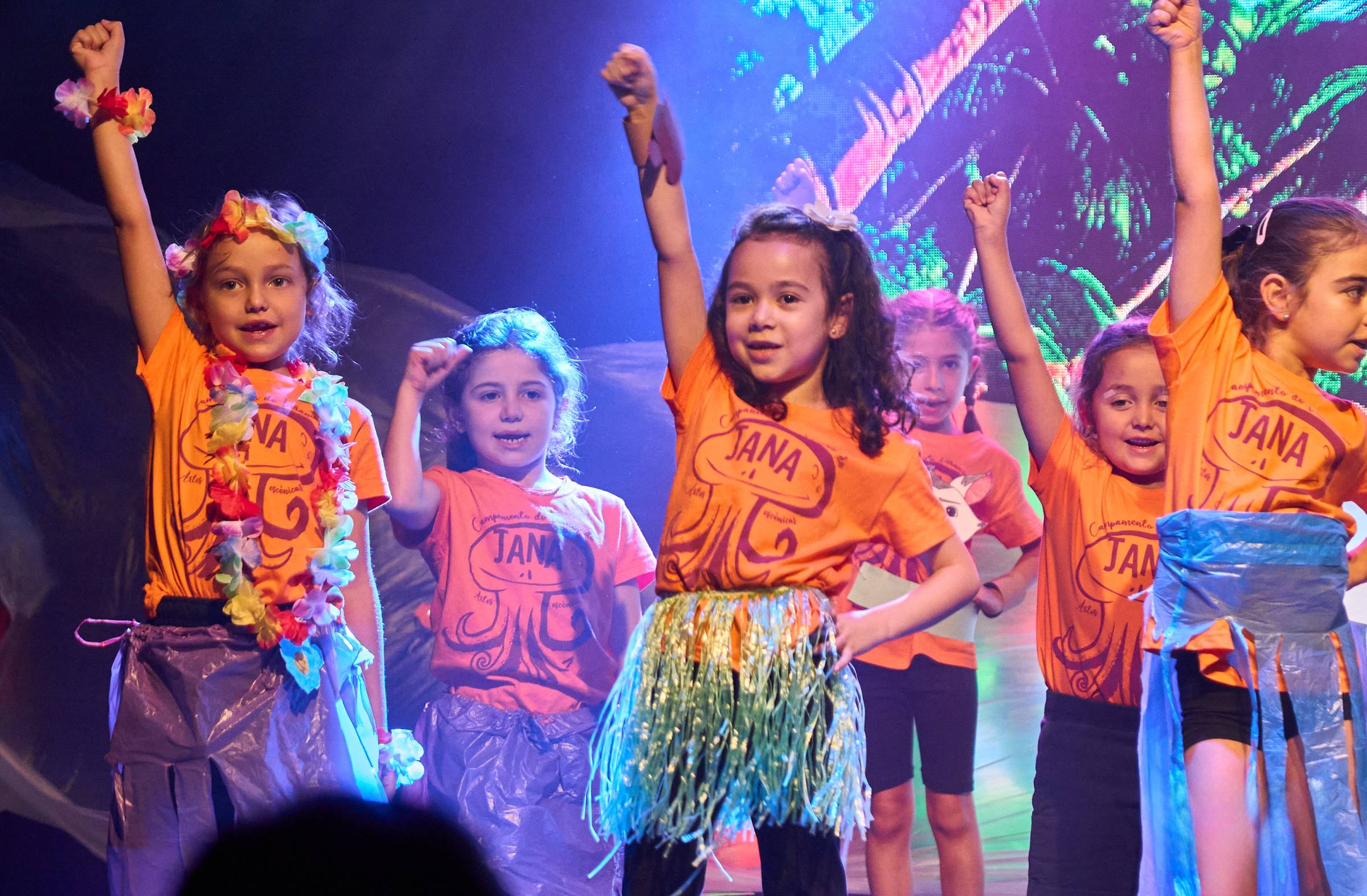 
                                                    Llega a Boadilla un nuevo Campamento de Artes escénicas con clases de canto, baile e interpretación