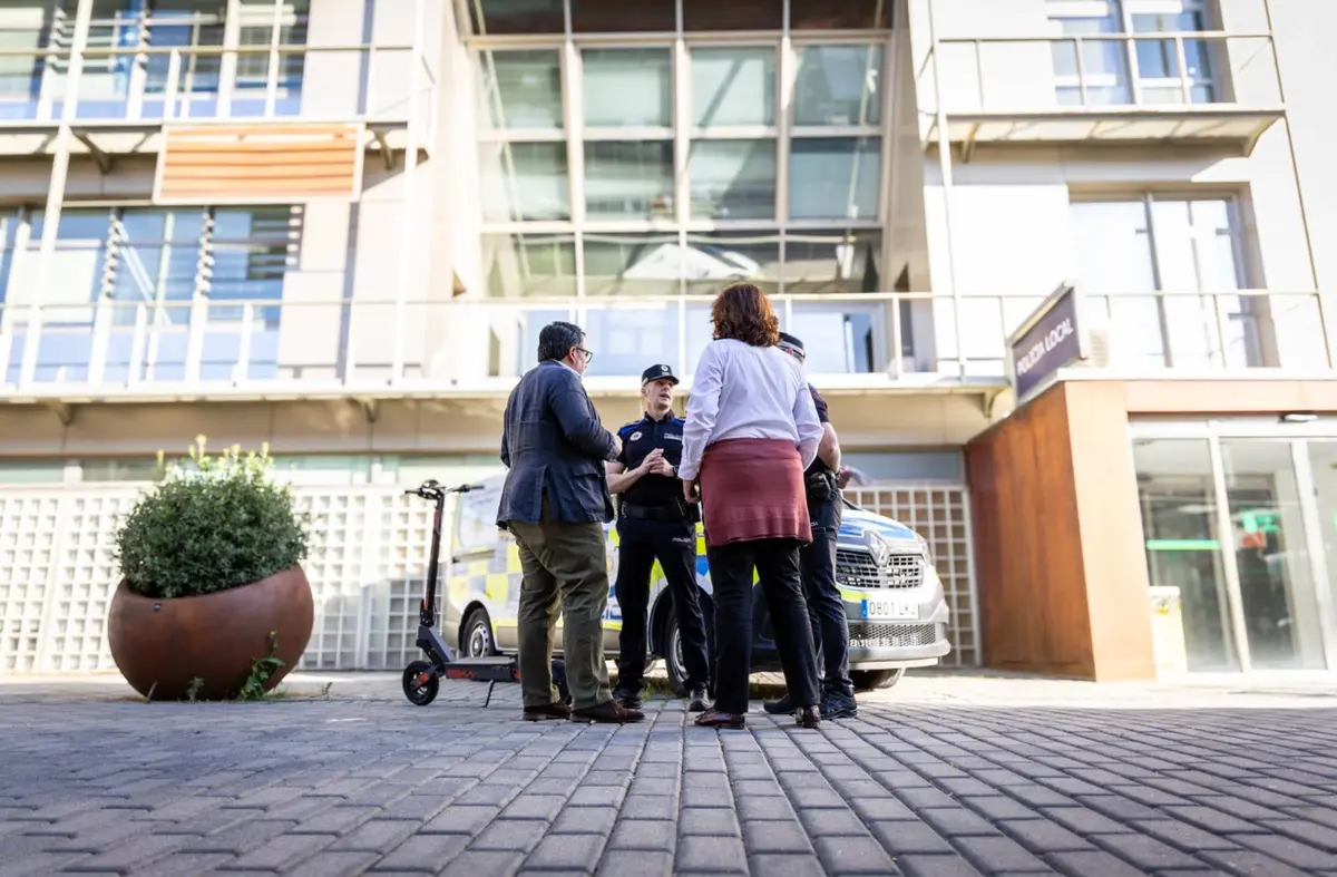 La Policía Local de Boadilla realiza una campaña de control del uso de los patinetes y bicicletas eléctricas: sanciones de hasta 600 euros