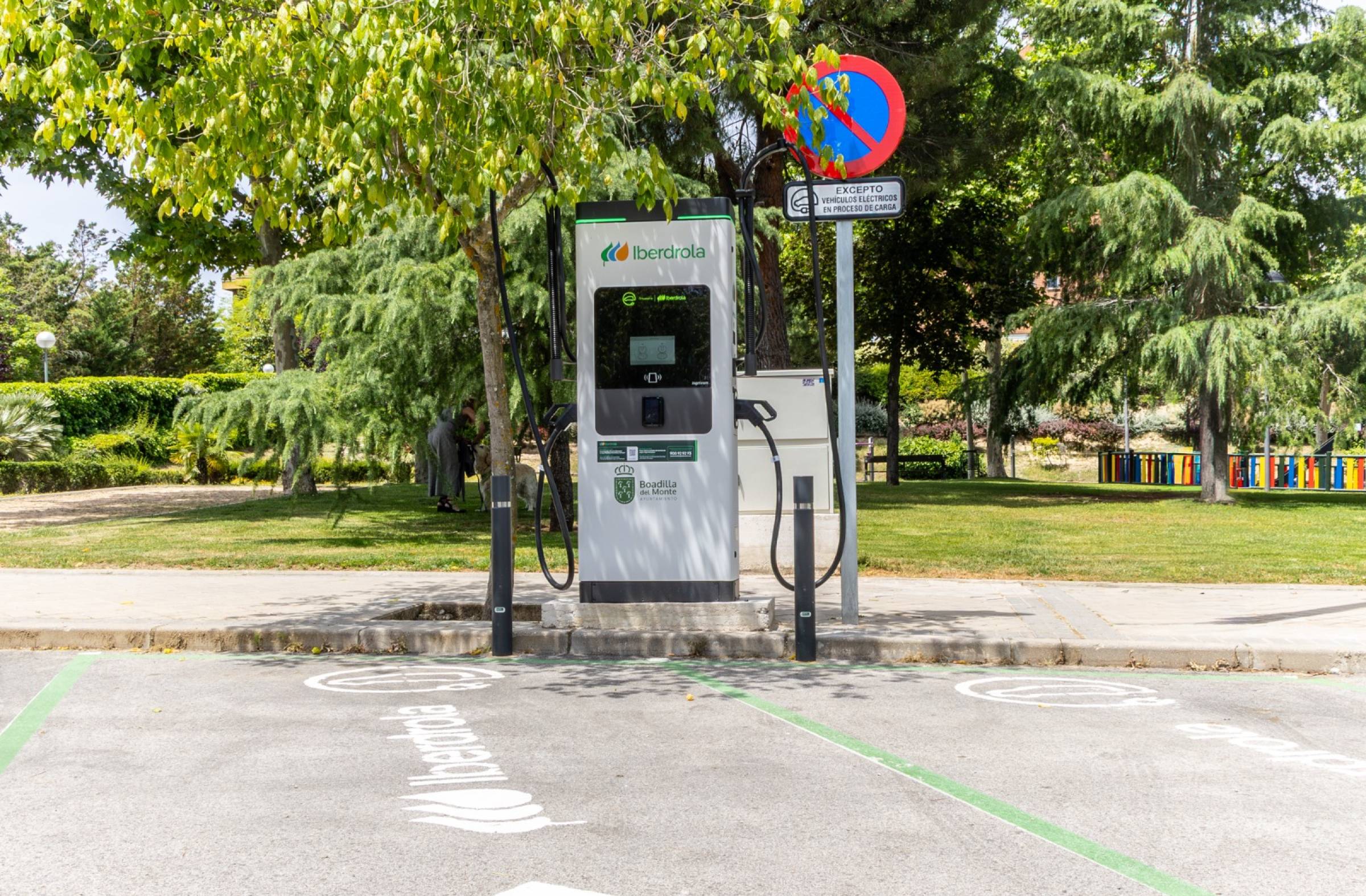 
                                                    Boadilla amplia los puntos de recarga para coches eléctricos: estas son las ubicaciones