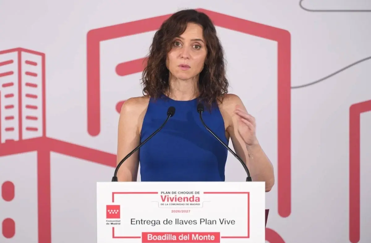 
                                Díaz Ayuso entrega las primeras llaves de las 524 viviendas del Plan Vive de alquiler asequible en Boadilla 