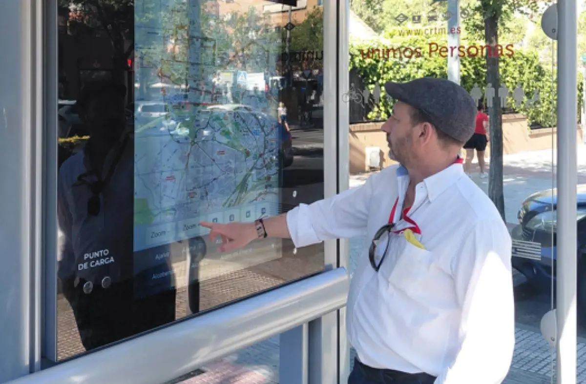 Nuevas marquesinas de autobús interactivas en Boadilla y Majadahonda