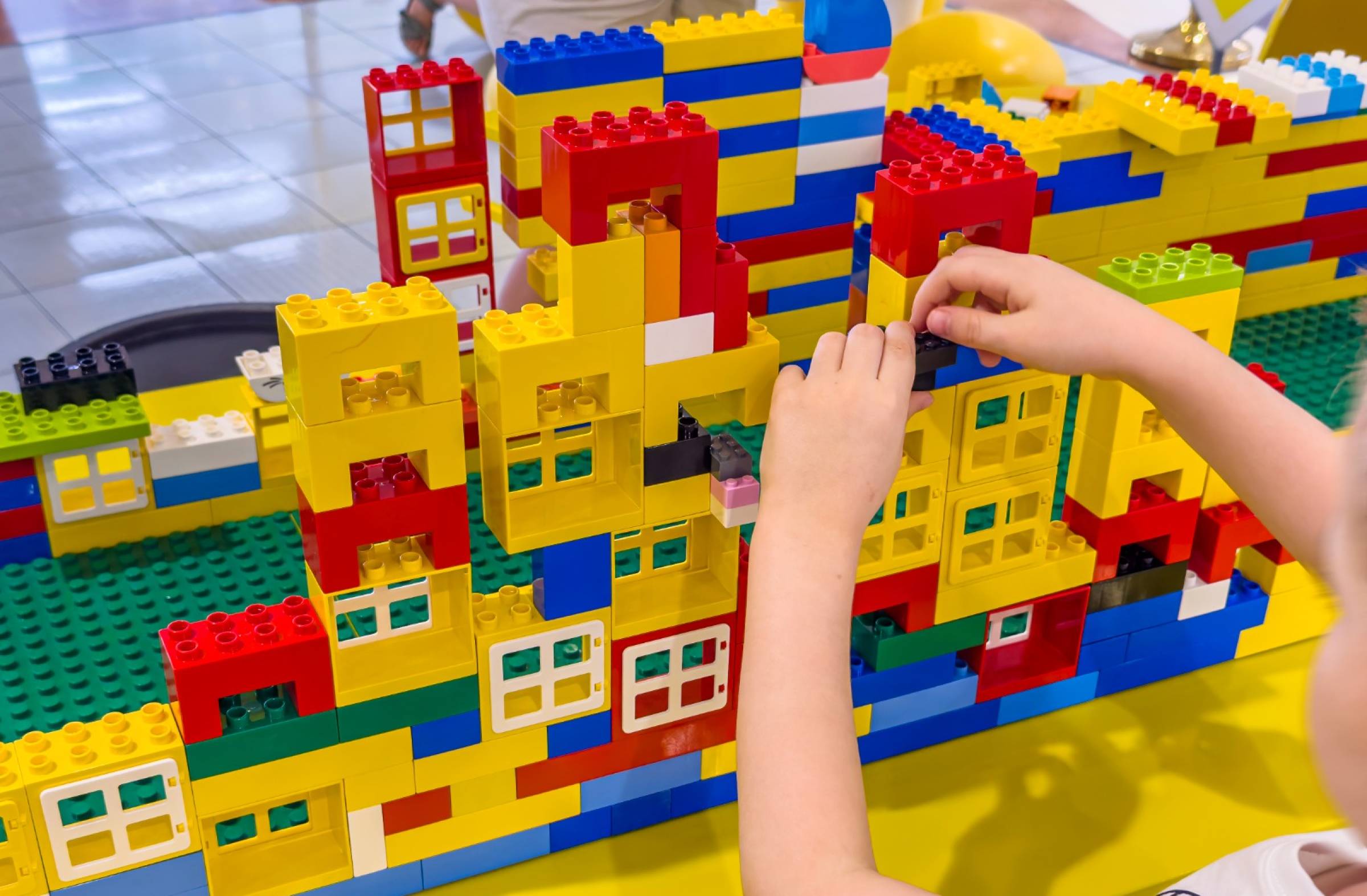 
                                                    El Universo LEGO® llega a TresAguas con juegos, construcciones y un Meet & Greet NINJAGO®