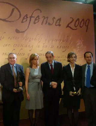 El periodista boadillense Juan Carlos León Brázquez recibe el Premio Defensa 2009