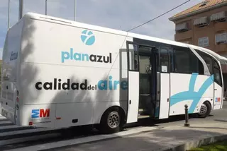 El autobús de la calidad del aire del Plan Azul visita Boadilla