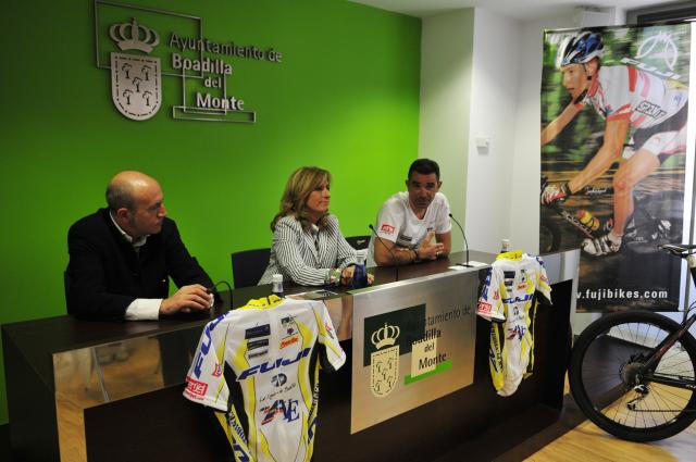 Presentado el equipo ciclista Fuji que correrá en la Nissan Titan Desert